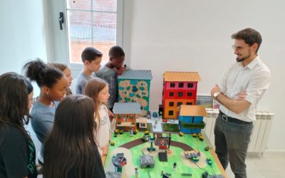 A student from the Jaume Balmes school presents the inclusive park project awarded by the Endesa Foundation in La Paeria